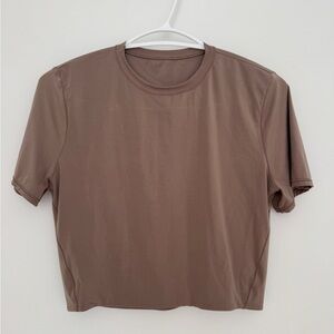 Lululemon Wundermost cropped crew neck tee